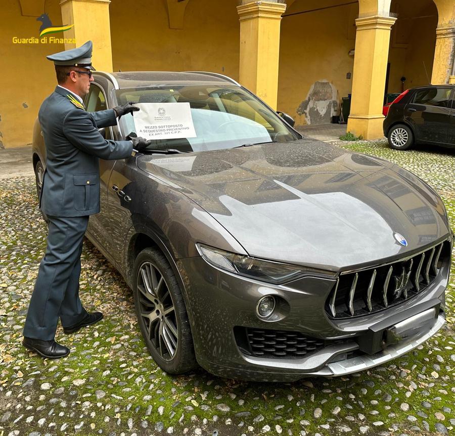 Frodi fiscali e truffe sui fondi Pnrr: perquisizioni della Finanza a Reggio Emilia