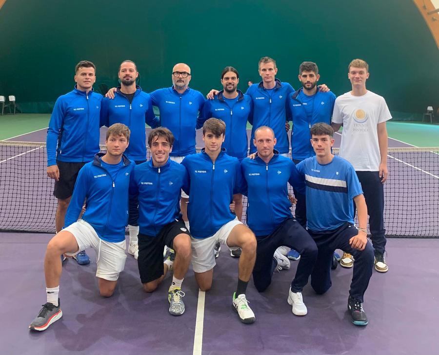 
	La squadra e lo staff del Tennis club Pistoia che anche quest&rsquo;anno ha centrato la permanenza nella massima serie nazionale, battendo il Tc Bisenzio di Prato nelle due sfide del playout

