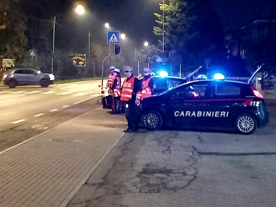 Modena,  le spezza un braccio e minaccia di darle fuoco: arrestato