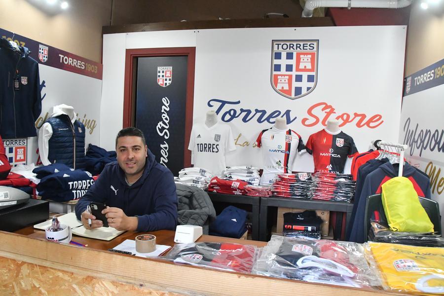 Dalla Torres al Cagliari alla Dinamo, i tifosi all’assalto degli store