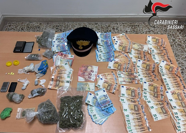 Porto Torres, droga negli slip e in casa: un arresto e una denuncia