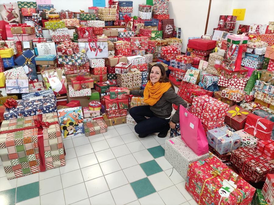 Nella scuola di via Forlanini ritornano le Scatole di Natale per i meno fortunati