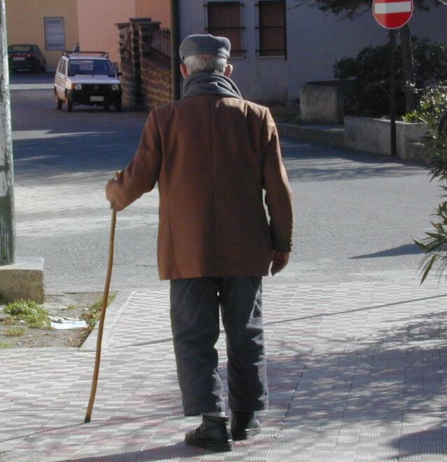 Qualità della vita: Sardegna in vetta per numero di bar, in coda per internet e per i figli 