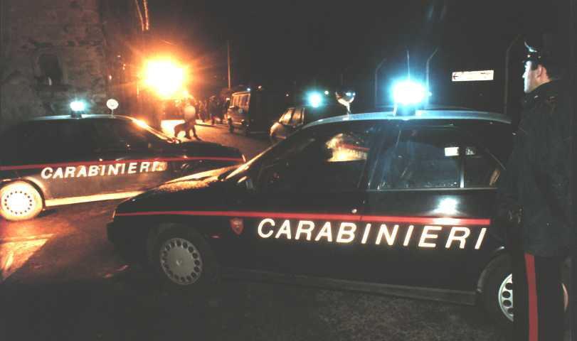 Pistoia, stalker arrestato mentre minaccia la sua ex di svelare segreti privati ai familiari