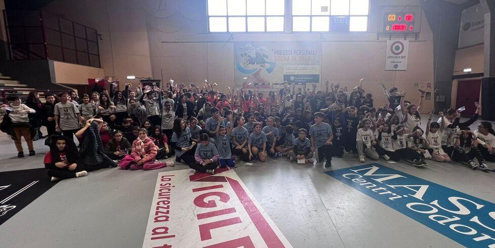 Sport in campo al PalaSantoru di Sassari: no al bullismo