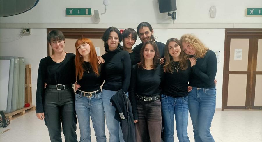 Studentesse e studenti del Gramsci di Olbia scelgono l'azione teatrale: «In scena le paure e i sogni di tutte le ragazze come noi»