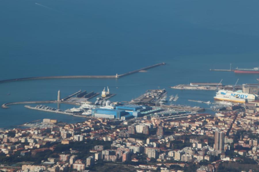 
	Una veduta del porto

