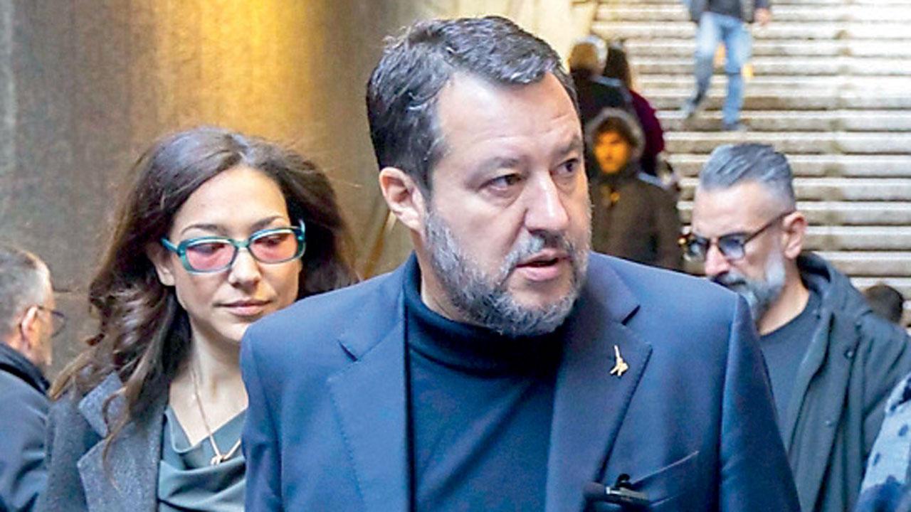 È cominciata la partita tra chi sta più a destra. E il primo gol è di FdI