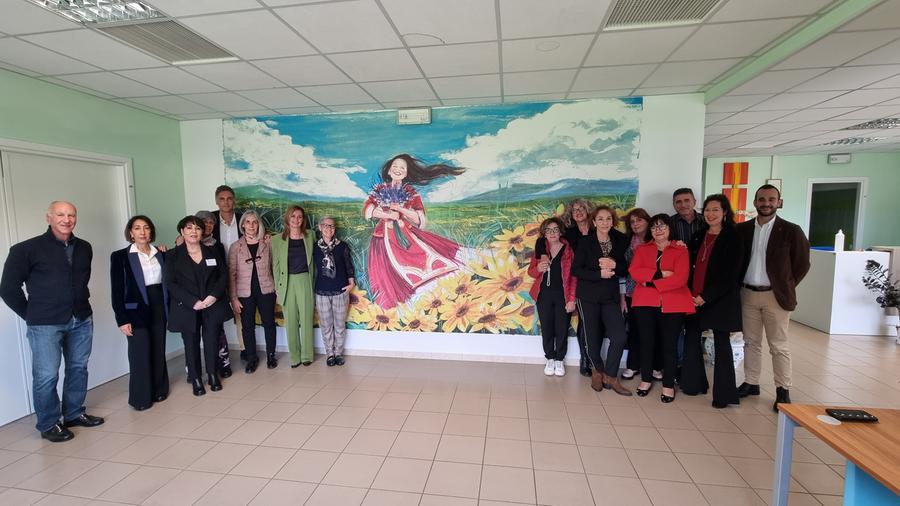 
	La parete e i volontari

