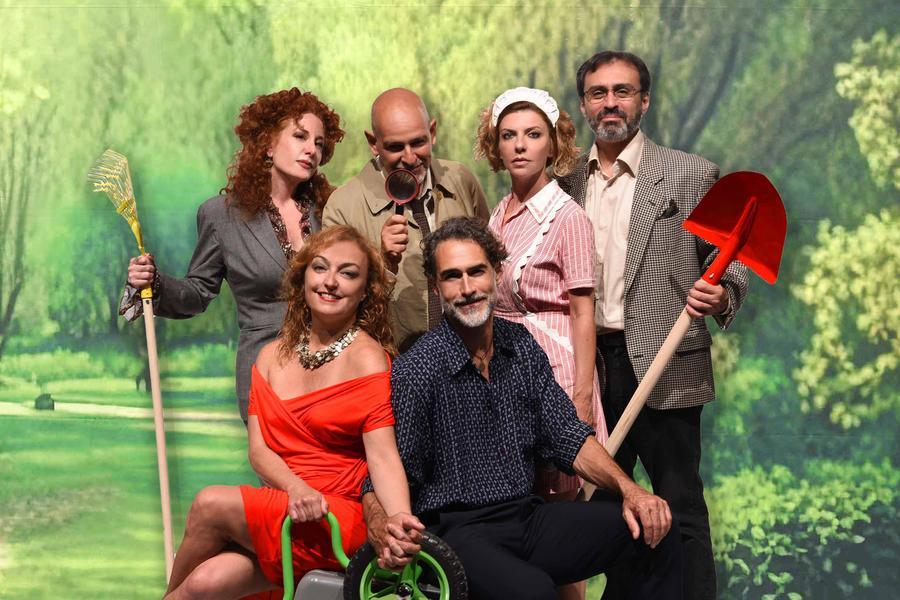 Modena, Muniz: «I guru e un cadavere per una commedia travolgente»