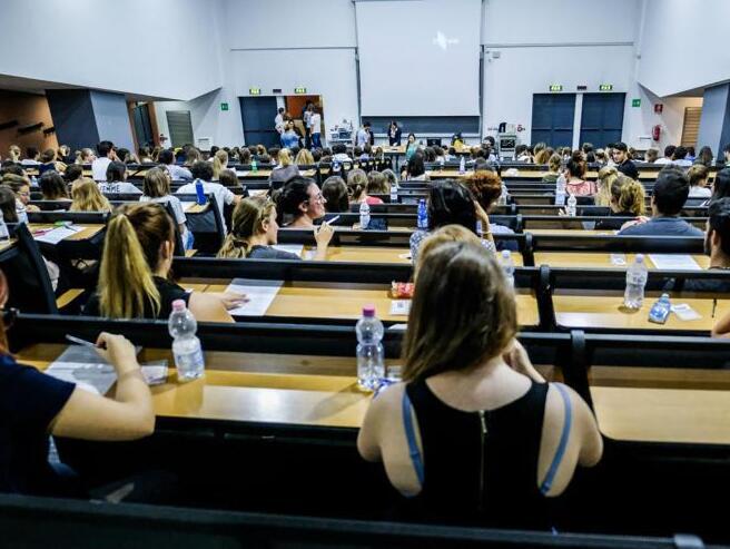 «Insegnateci il risparmio se presto saremo precari»