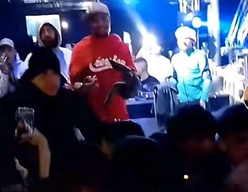 Italghisa, caos al concerto di Artie 5ive