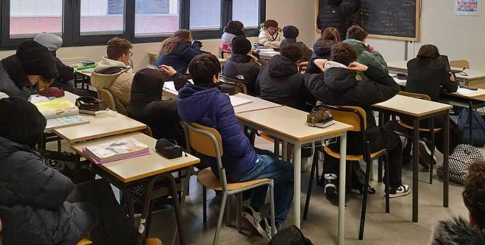 Modena, Selmi e Muratori-San Carlo al freddo: gli studenti scioperano