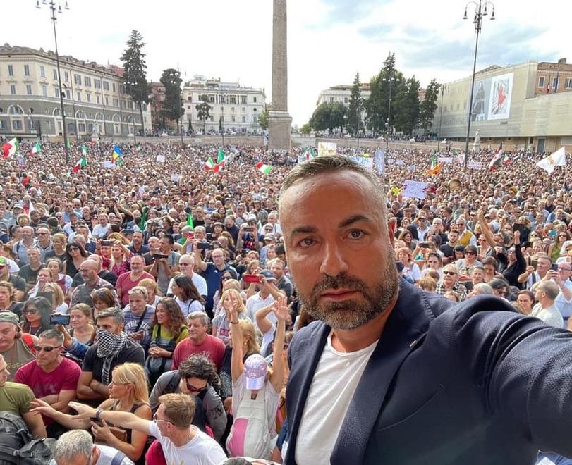 Modena, l'imprenditore Biagio Passaro va ancora a processo: stavolta è accusato di stalking<br>
