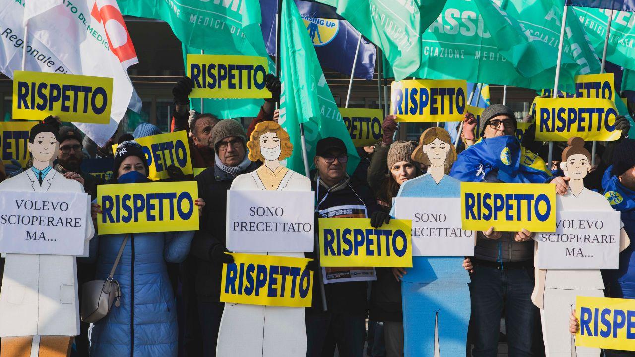 La rivolta della sanità Toscana: sciopera l’85% dei medici, visite saltate. «Vi spieghiamo perché non ne possiamo più»<br type="_moz" />

