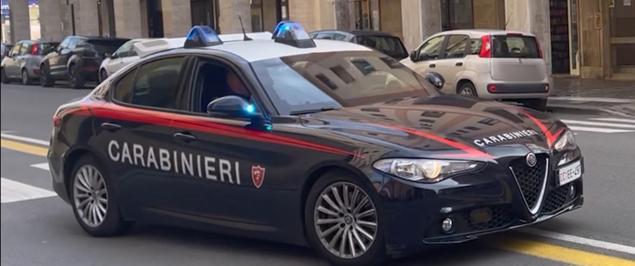 Una pattuglia dei carabinieri (foto d’archivio)