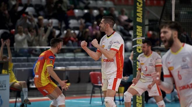 Trionfo al Bigi, la Conad Tricolore asfalta Pineto 3-1