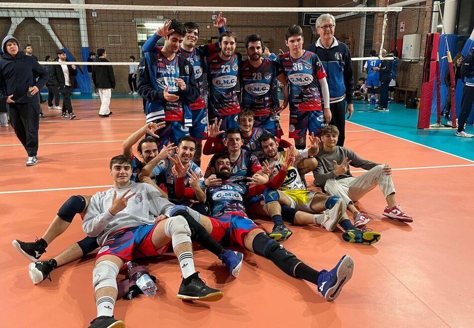 L’esultanza dei giocatori della Prima divisione del Vintage dopo la vittoria sulla Sales