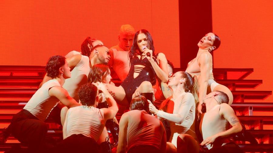 Un momento dello show di Elodie al Mandela Forum di Firenze