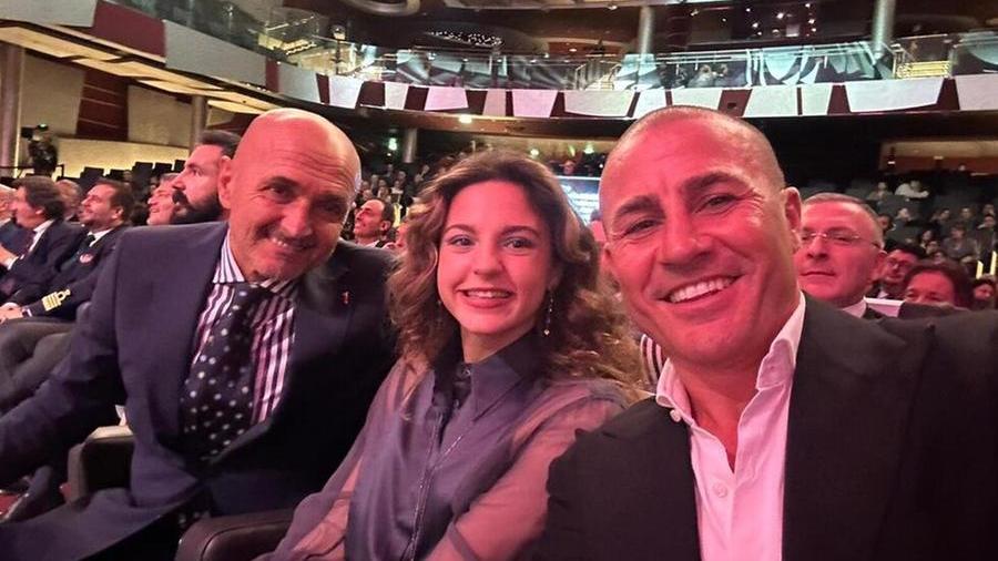 
	Il selfie di Ambra Sabatini con Spalletti e Cannavaro

