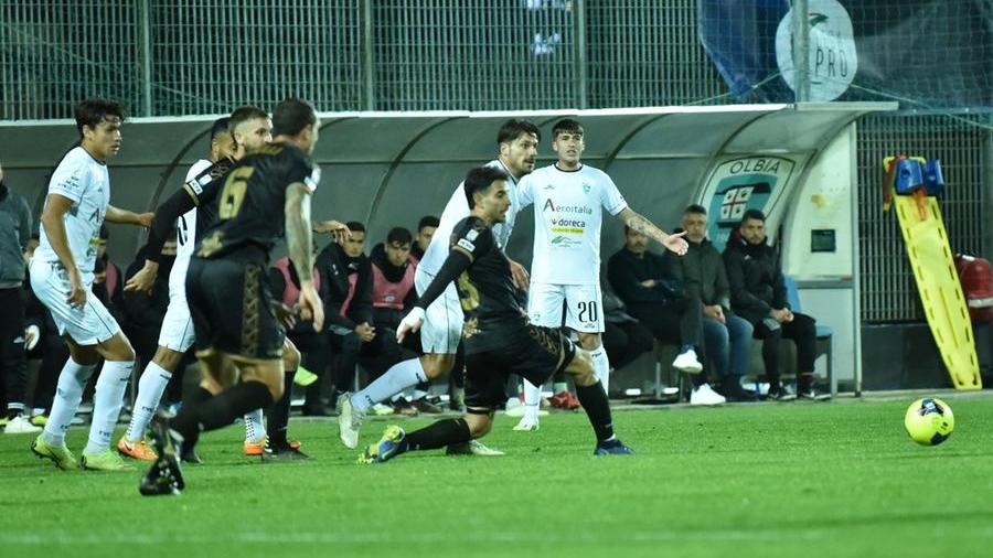 Serie C, finisce 0-0 il recupero tra Olbia e Rimini