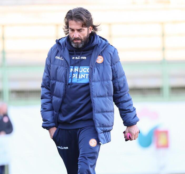 Il mister della Pistoiese Luigi Consonni (foto Nucci)