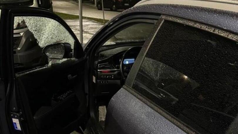 Raffica di furti e vandalismi «Prese di mira auto e vetrine»