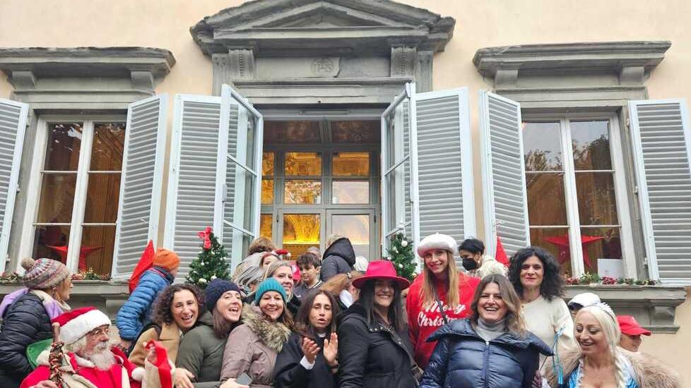 Lucca, inaugurati “igloo” e Fabbrica del Natale a Villa Bottini<br>