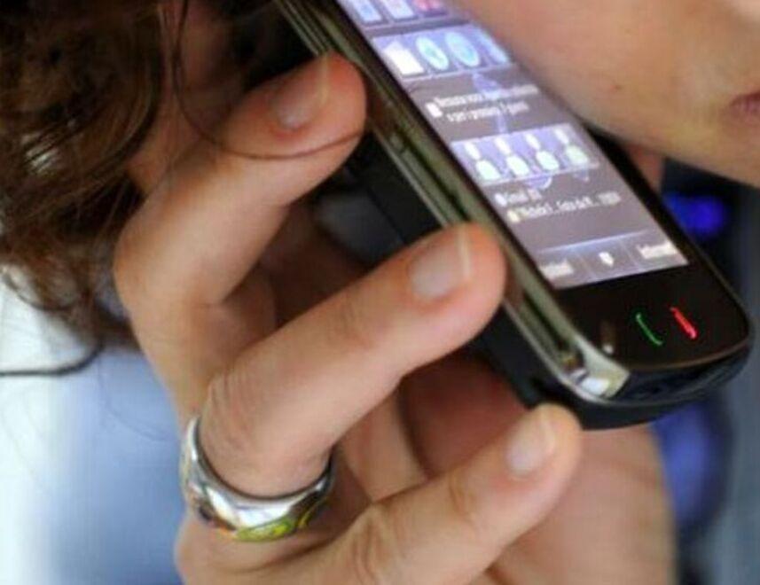 «Attenta, non arrivi a Natale...»: minacce e offese alla sua ex