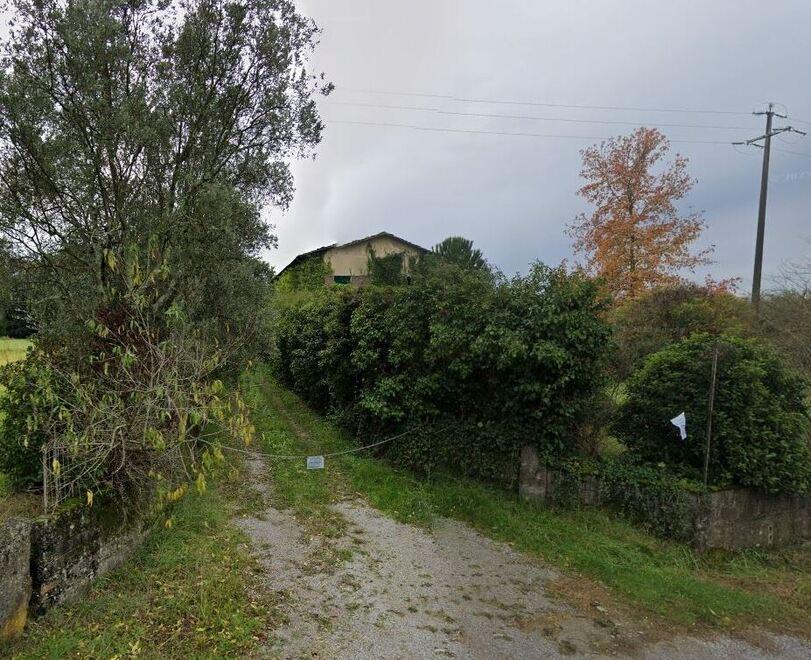Fucecchio, blitz nella casa occupata: è il rifugio degli spacciatori