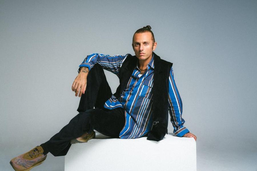 
	Il rapper e cantautore Ghemon (al secolo Giovanni Luca Picariello)

