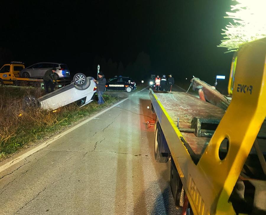 
	Le forze dell'ordine sul luogo dell'incidente (Foto Enzo Russo)


