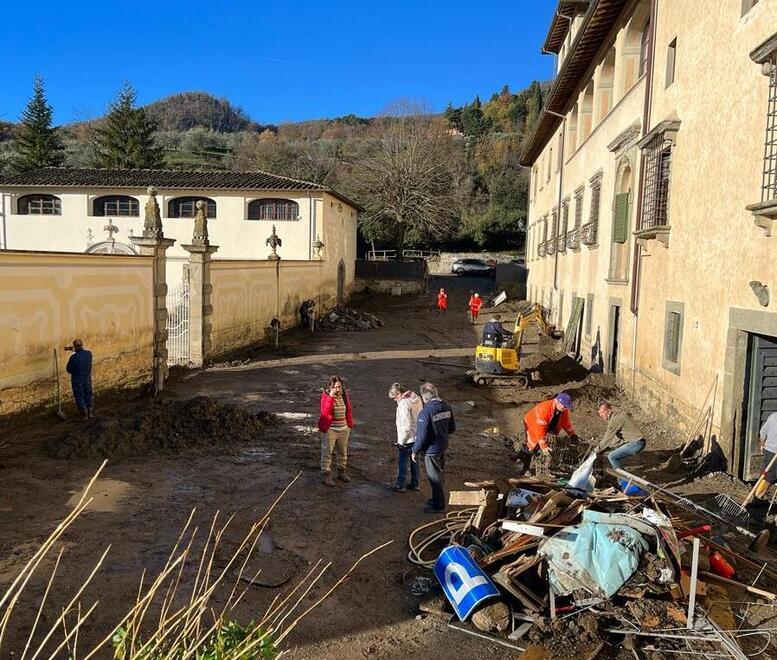 Il lavoro dei volontari a Villa del Mulinaccio