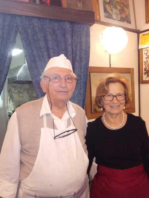 
	Arturo Maggi con la moglie Maria nella loro Latteria San Marco a Milano

