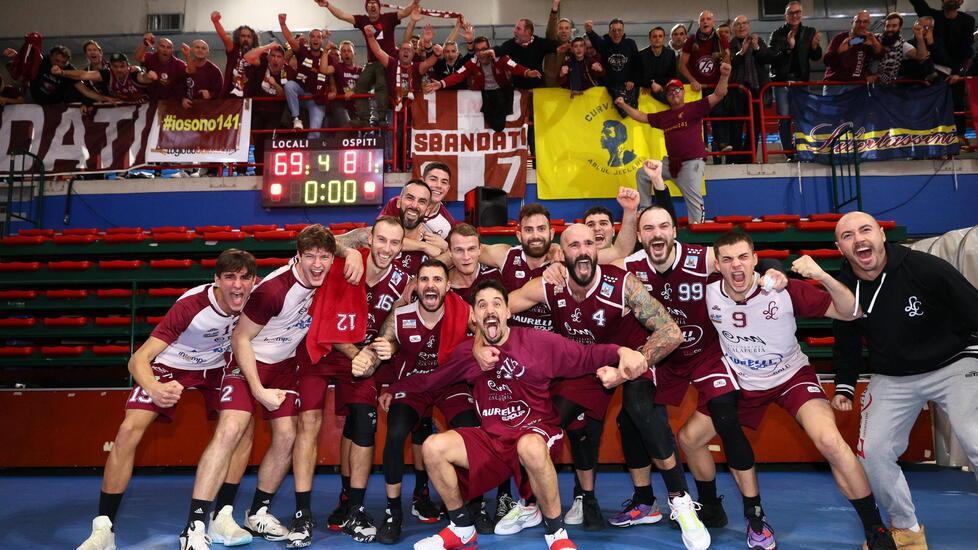L’esultanza della Libertas al PalaTerme dopo la vittoria dello scorso anno