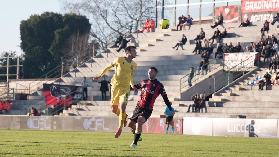 La Lucchese non va oltre lo 0-0 con la Fermana (Foto Sernacchioli)