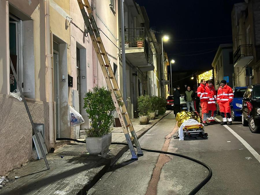 
	Via Tuveri a Sorso dove Mario Mulas ha perso la vita nell'incendio della sua casa (foto Ivan Nuvoli)

