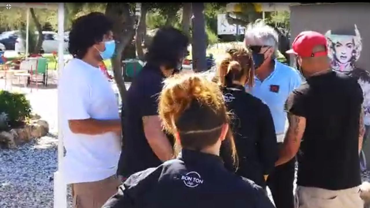 Un frame del video della lite