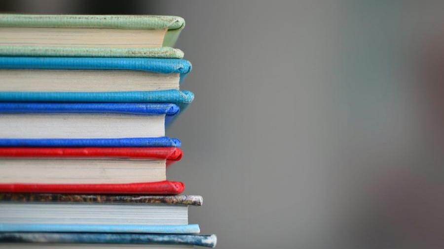 Scuola, concorsi per assumere 30mila insegnanti: pubblicati i bandi, ecco chi può accedervi