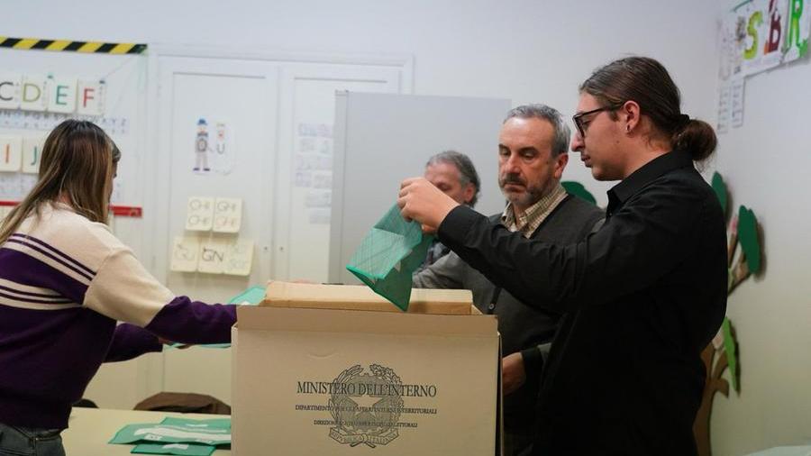 Peccioli-Lajatico Comune unico, il referendum: vince il No e il voto spacca i due paesi – Video