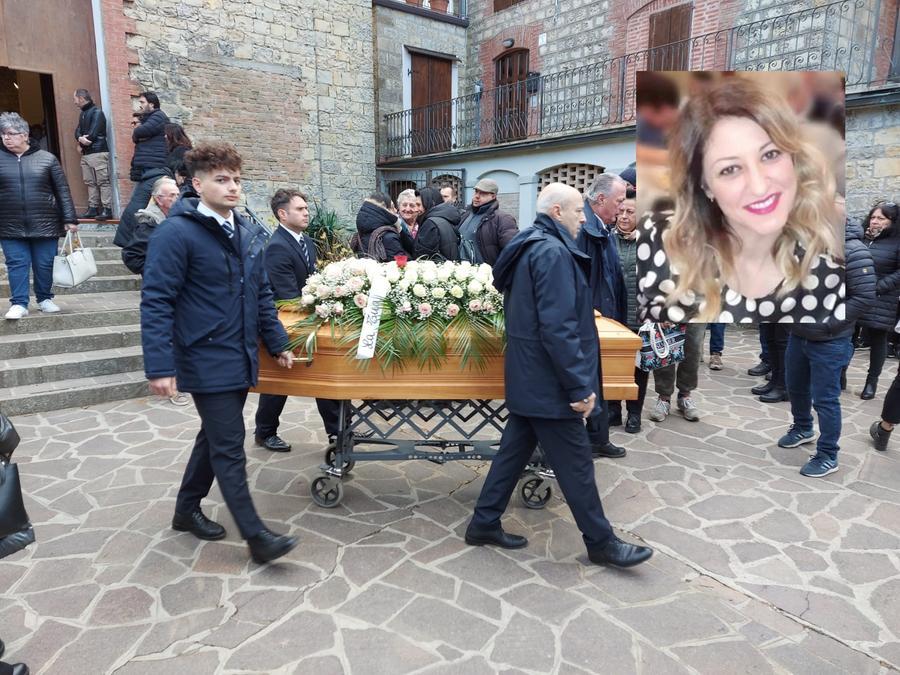 Serramazzoni piange Milena Sorrentino, tata del nido morta a 38 anni