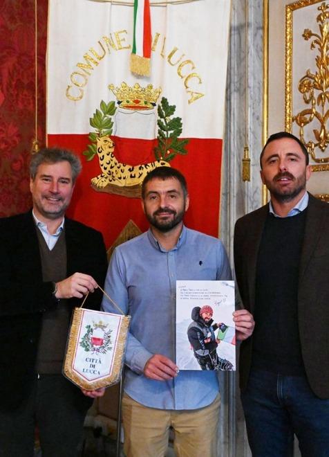 Da Lucca all’Himalaya, l’alpinista Bergamini ricevuto in Comune<br>
