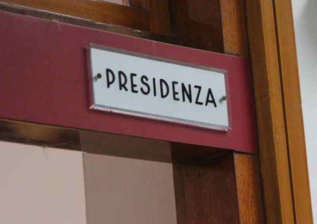 Firenze, stalking alle prof della scuola: indagati il preside e la sua vice