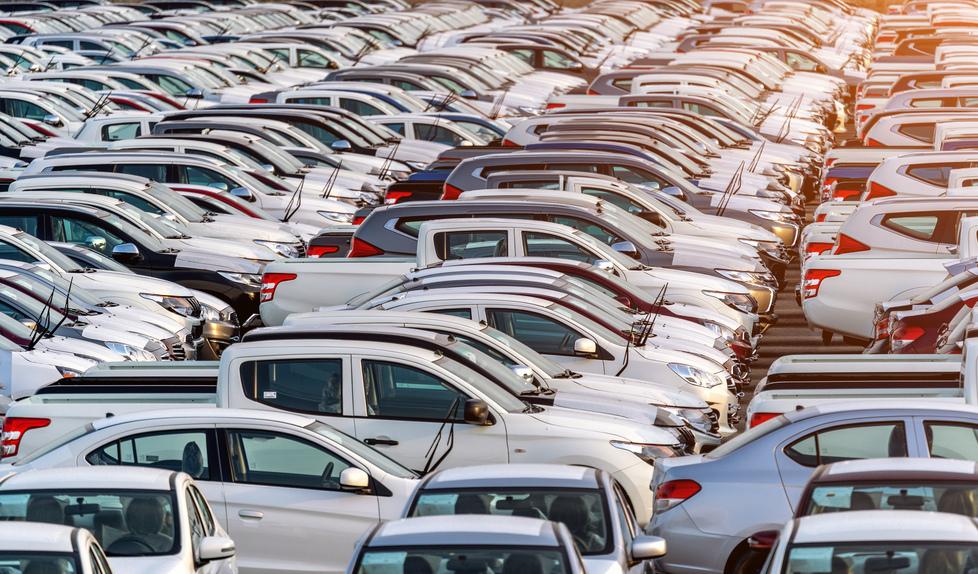 Lucca, il mercato delle auto si è rimesso a correre