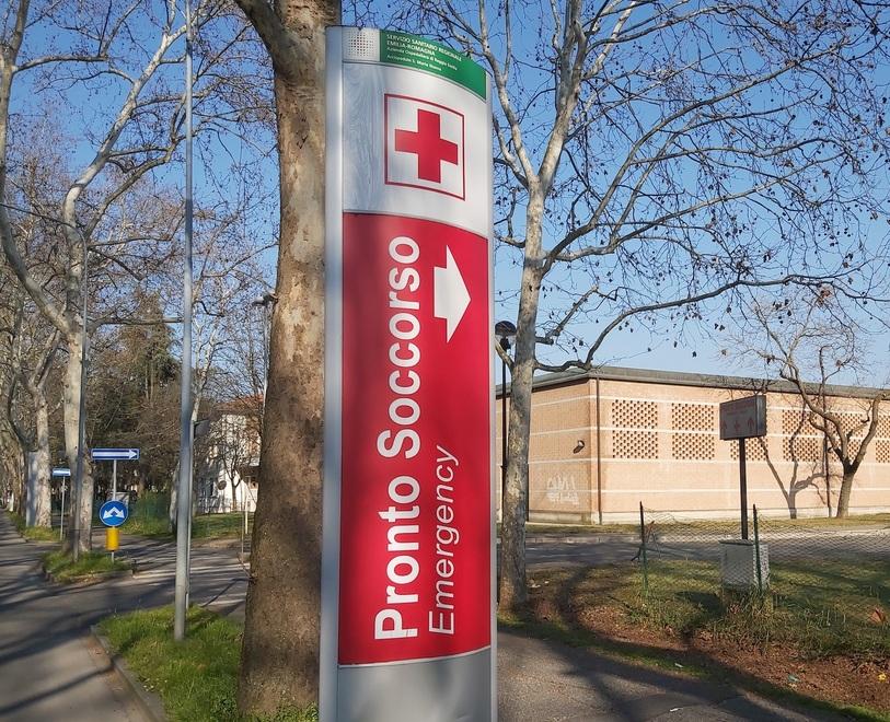 Ospedale di Reggio Emilia: sosta gratis al pronto soccorso. L’opposizione strappa il sì