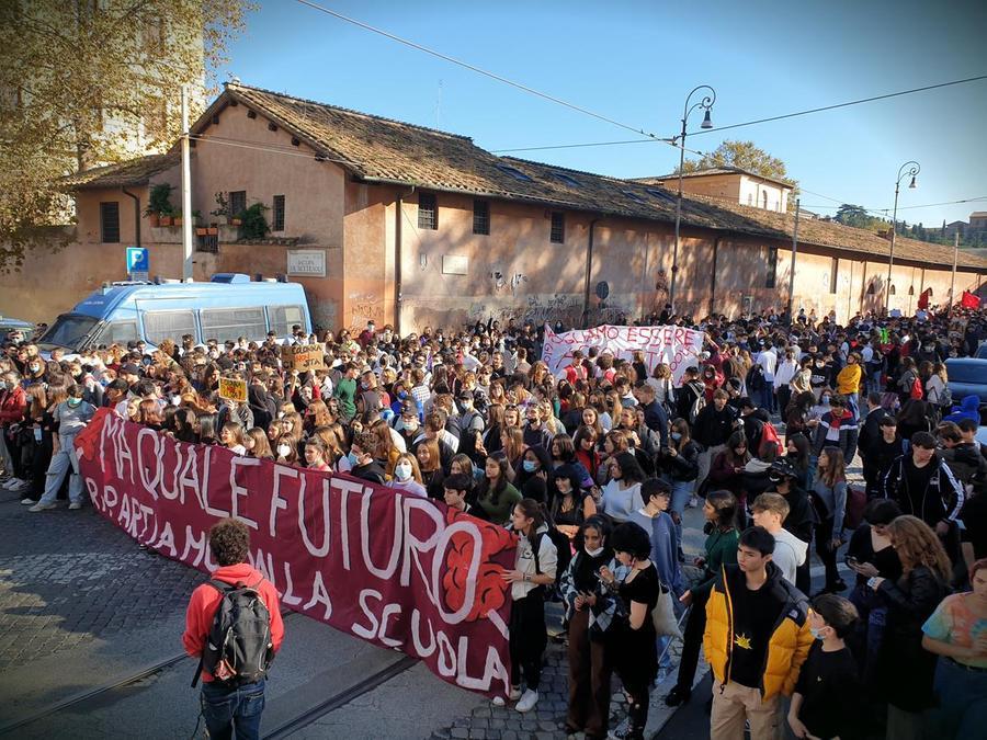 Giovani e politica devono rinnamorarsi