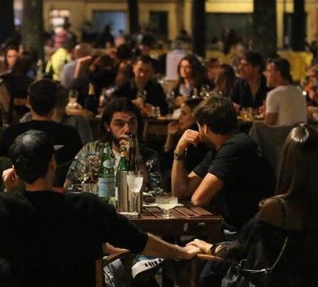 Divertirsi nel weekend è difficile. L’sos: servono trasporti notturni