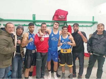 
	Un gruppo di atleti e istruttori della Pugilistica Galileo Galilei

