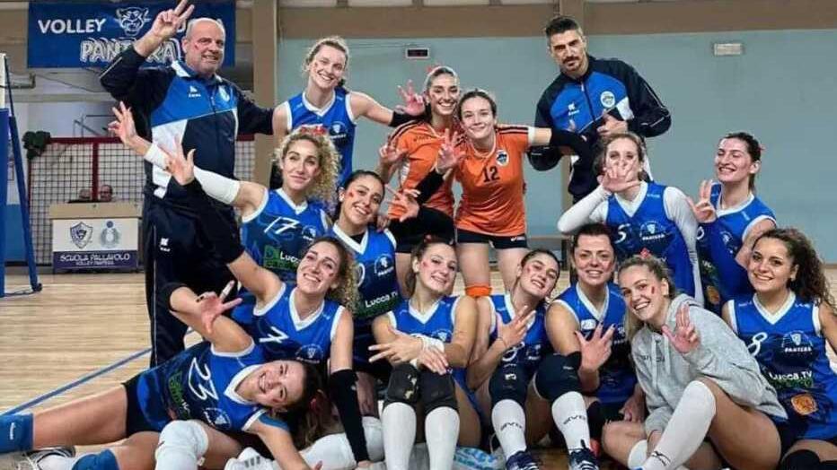 Le giocatrici della Pantera esultano dopo una vittoria