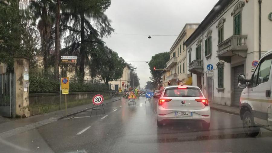 I lavori all'incrocio tra via Roma e via Zarini